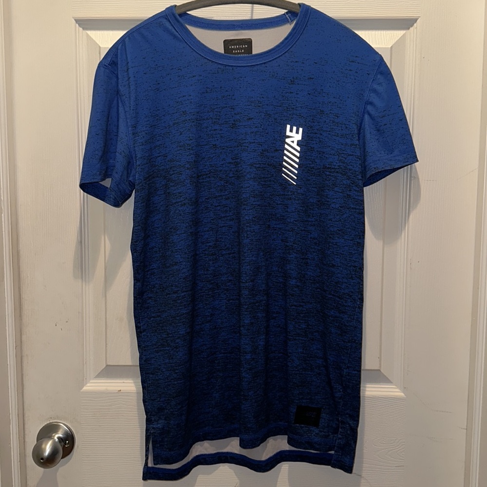 👙American Eagle Outfitters Men's XS Black and Blue Active Flex Shirt